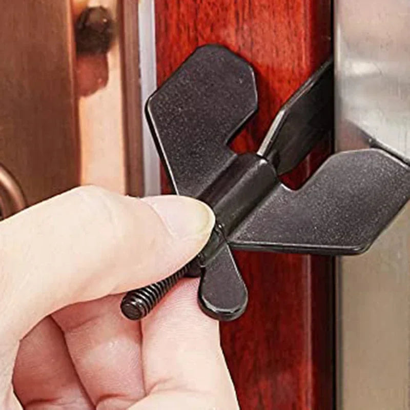 A security device for traveling that gives you better protection in public hotels