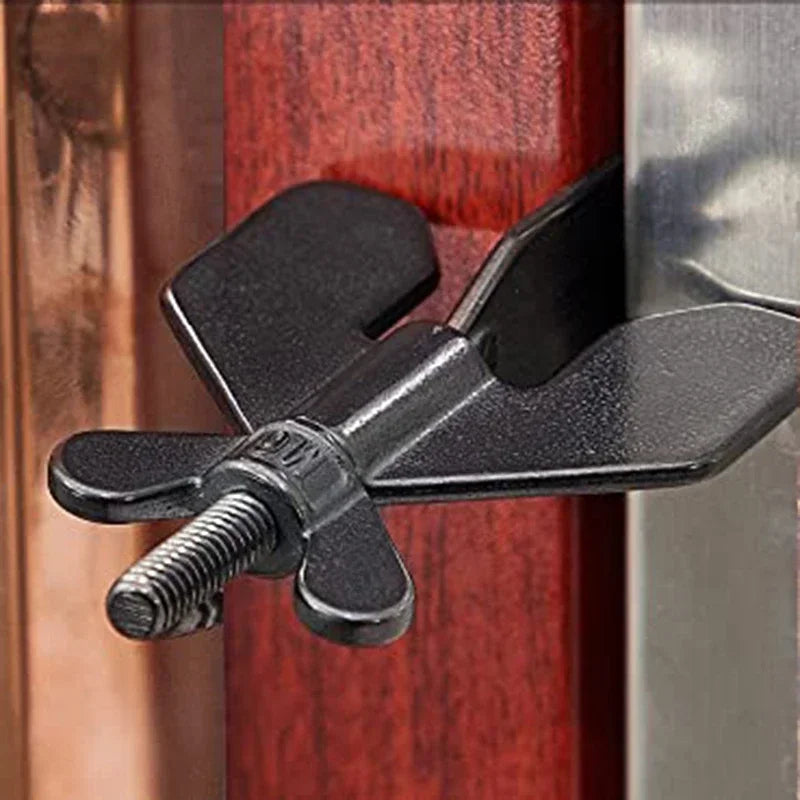 A security device for traveling that gives you better protection in public hotels